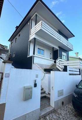 Arruda dos Pisoes House | Paredes 10