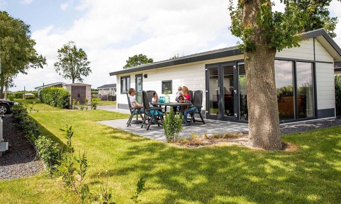 Berkhout Ski Chalet | ✓ Parel at Park Westerkogge ✓ Holiday home for 5 people ✓ Located in Berkhout (North Holland) ✓ Waterfront holiday resort ✓ Book directly at the resort