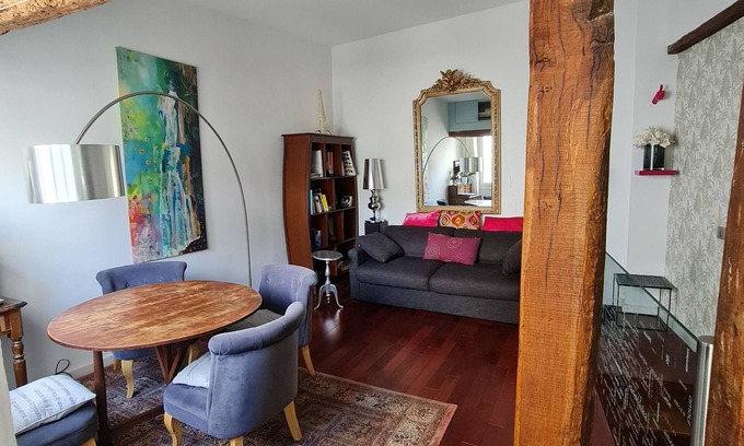 Quartier de la Monnaie Apartment | Paris 06 Quartier Latin: Rare. Quiet terrace in the Latin Quarter