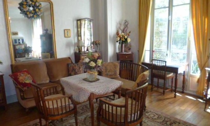 Montmartre Apartment | Paris 18 Montmartre: Charming style in Montmartre with public garden view