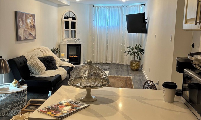 Barrie House | Paris and Venice Inspired nThemed Getaway