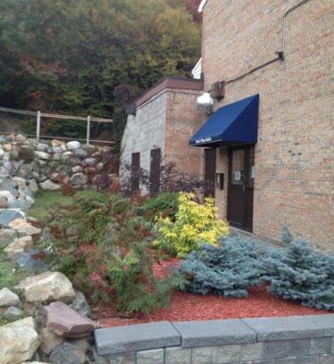 Algoma District Apartment | Paris Plaza