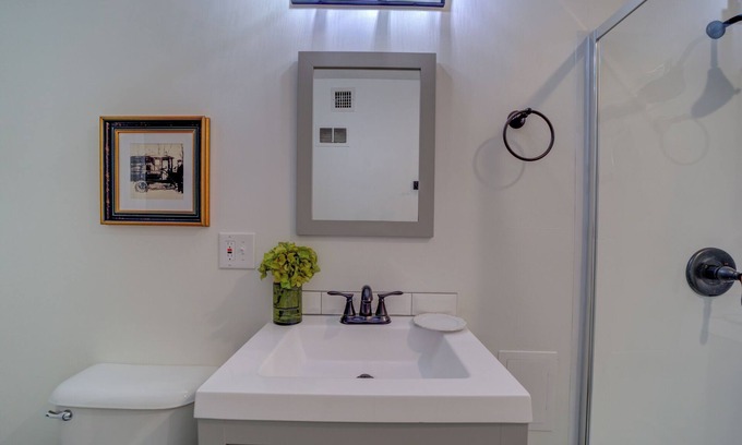 Nelson Apartment | Parisian Botanical - Apt D