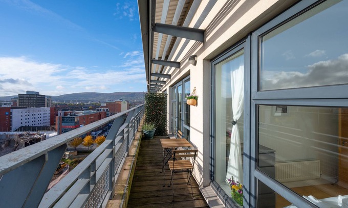Belfast Central District Apartment | Park Avenue 3-Bedroom Apartment