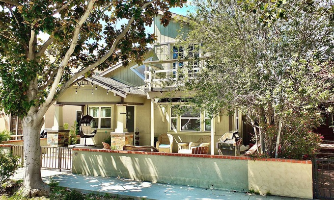 Belmont Shore House | Park Avenue Beach Paradise – Chic & Secluded 4 BDR