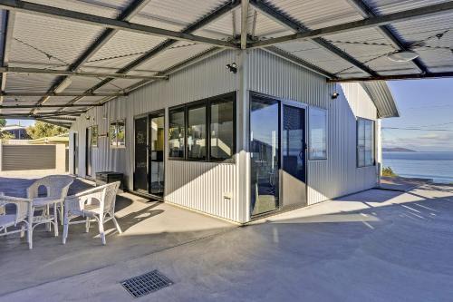 Dodges Ferry House | Park Beach Retreat