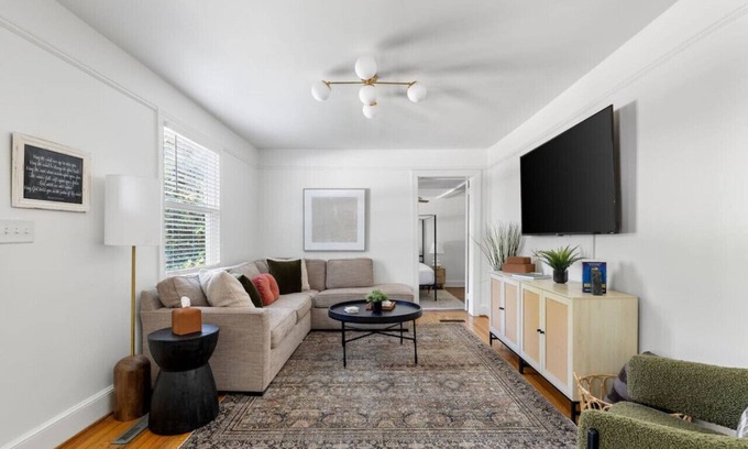 North Charleston Apartment | Park Circle - Firefly - Renovated 3 Bedroom!