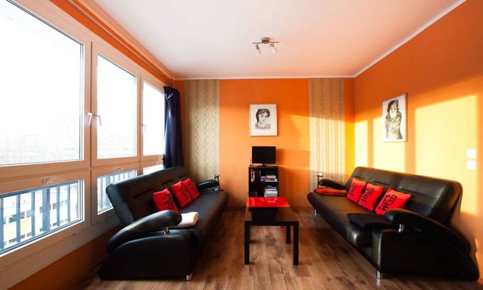 Friedrichshain Apartment | Park & City ALEX 4BRA 2 Bäder2 kitchens computer wifi park 30m Alexanderplatz 300m