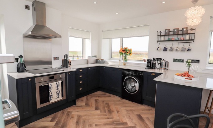 Baleshare Cottage | Park Cottage