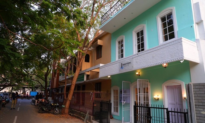 White Town Villa | Park & Explore! 5min to beaches, 8min to food, 350yrs history and more on foot.