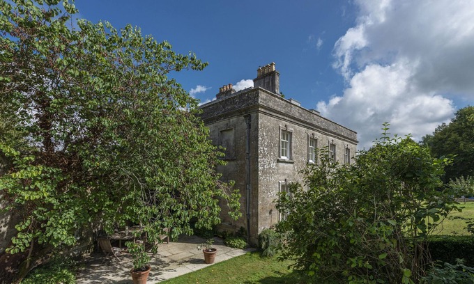 Holworth Apartment | Park House is a combination of our two handsome houses accommodating 19 guests
