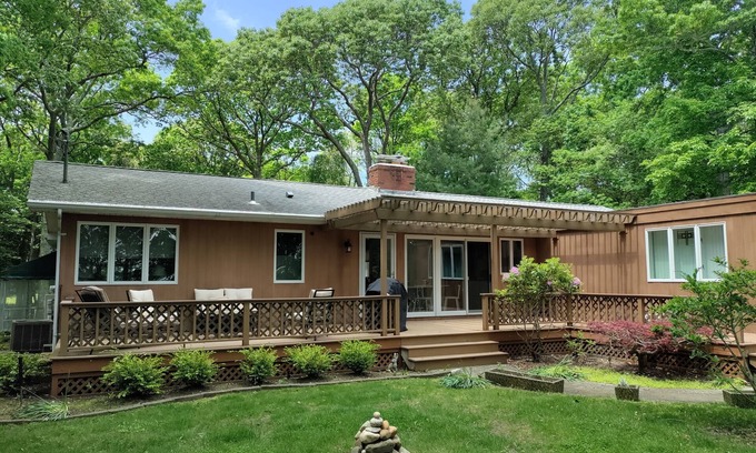 Greenport House | Park-like setting, private lane, walk to beach, close to town. Boats welcome.