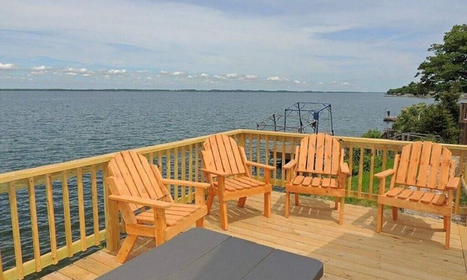 Cape Vincent House | Park Model #30- 1 bedroom/1 bath