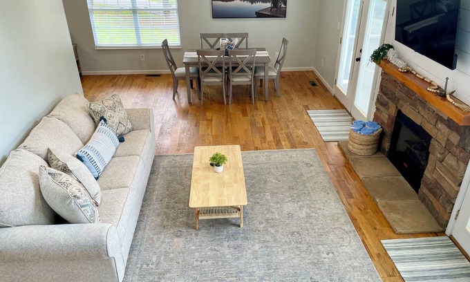 Andersonville House | Park Place Retreat at Norris Lake close to boat launch and lakefront park