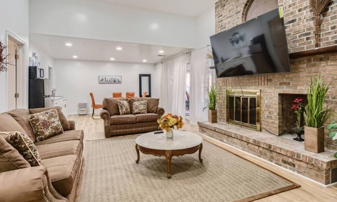 Granite House | Park Retreat 2B2B with Office