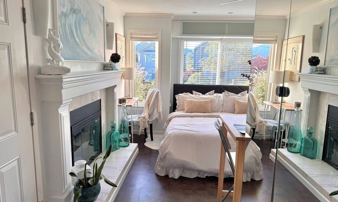 Burnaby Apartment | Park Side Getaway! Beautiful studio next to park.