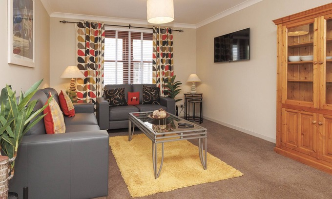 Stornoway Apartment | Park Suite 1 - up to four guests, adjacent to Park Suite 2