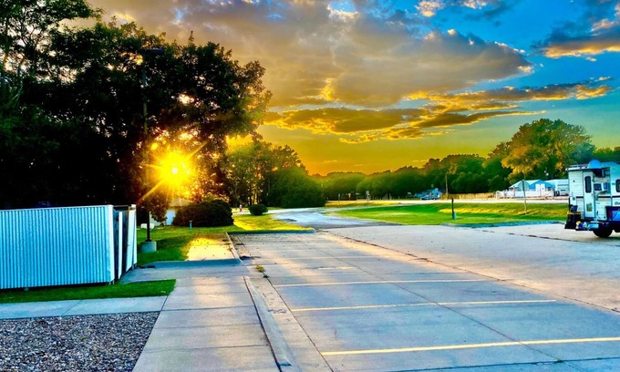 Hoisington Hotel | Park View Inn & Suites Hoisington