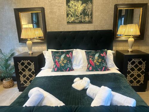 Wisbech House | Park View is a beautiful whole entire house close to town centre, sleeps 8 in 4 rooms, 2 doubles and 4 single beds with 2 shower rooms, available for holidays, insurance stays, trades people, contractors, pets welcome