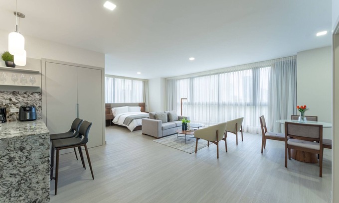 Costa del Este Apartment | Park View Loft at Arcadia