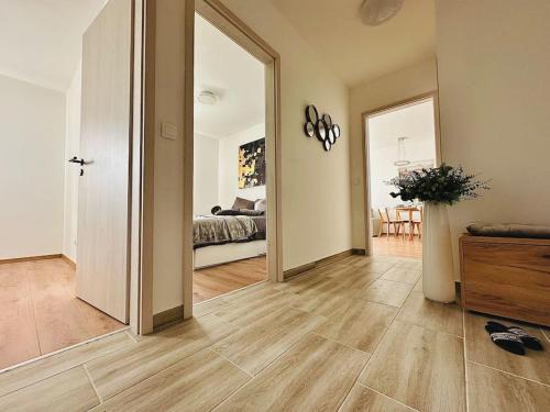 Ujlipotvaros Apartment | Park West Terrace with private parking