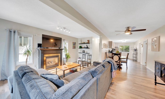 Leamington House | Parkdale Place - Cozy Home Near All Amenities