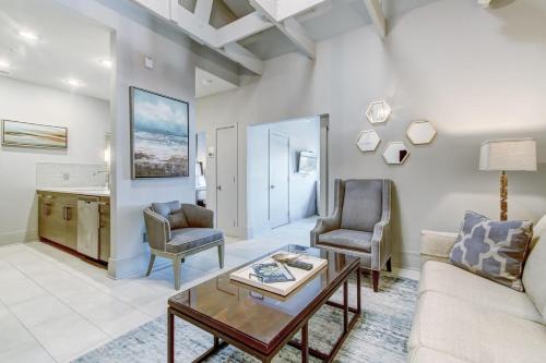 Historic District - North Apartment | Parker's Collection Estate