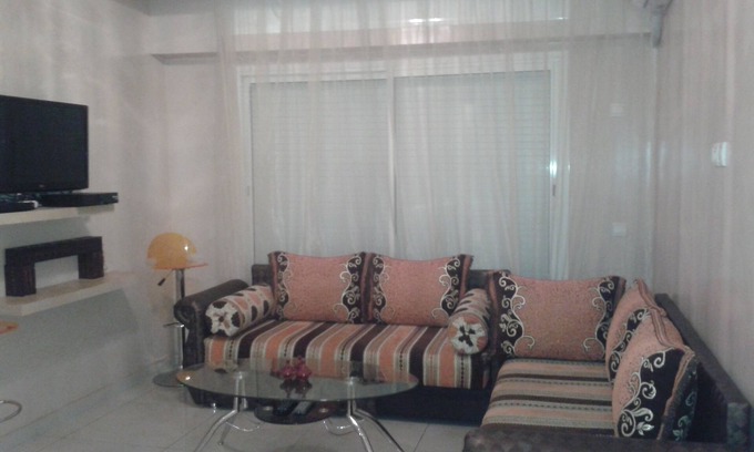Casablanca City Center Apartment | Parking soussol, wifi, air conditionné Ch/Fr, très calme, supérette BIM en bas