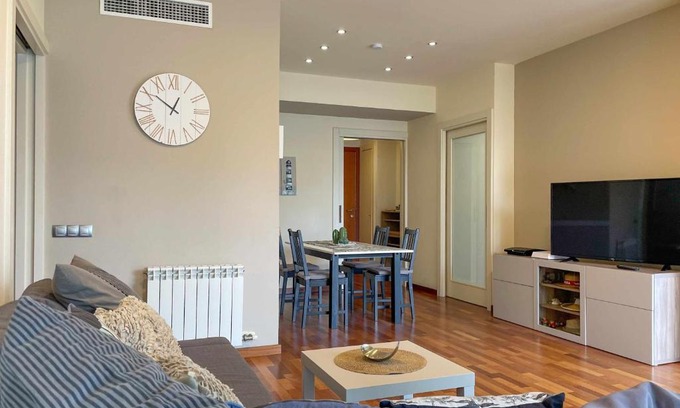 Vilanova I la Geltru Apartment | Parking Terraza Soleada Netflix Equipado Hostem