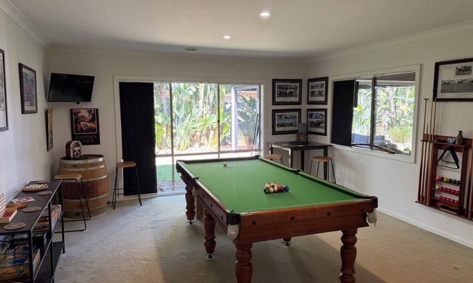 Yarrawonga House | Parkins Fairway - Golf, Lake & Relaxation