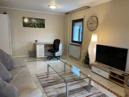 Oberrodenbach Apartment | Parkplätze, Einzelbetten, 2 TVs, Balkon, Terrasse, fast Wi-Fi bis zu 1000 Mbit, Homeoffice