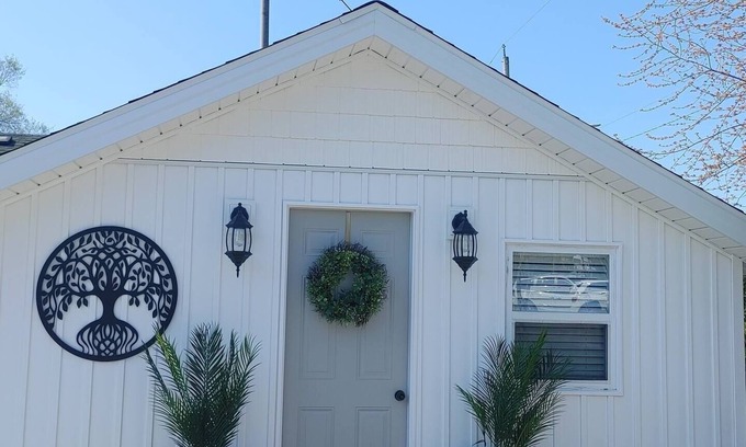 Leamington Cottage | Parkview Boho Cottage 5 - Cedar Serenity