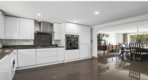 Larkfield Apartment | Parkview Manor