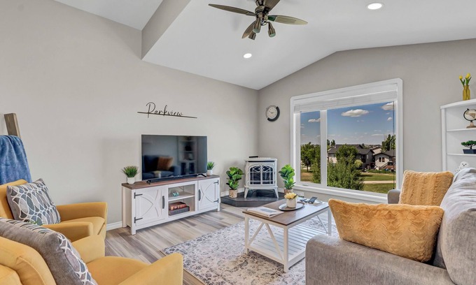 Medicine Hat House | Parkview Place