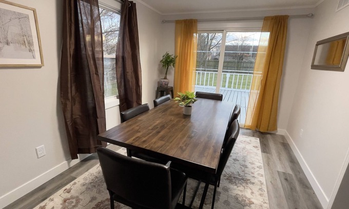Fort Wayne House | Parkview Prince, Large 3 Bedroom Family Home N FW!