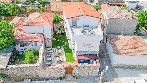 Ayvalik Hotel | PARLA KÜÇÜKKÖY
