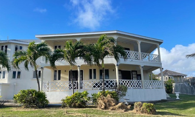 Marley Vale Villa | 'PARLATUVIER' 4 bedroom ocean view home
