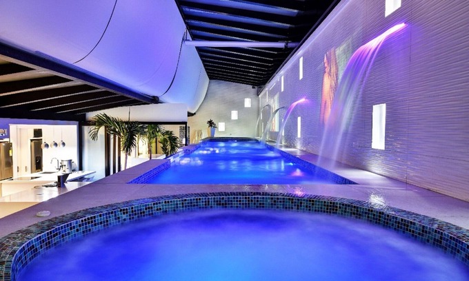 Zona Rosa Apartment | Parque Lleras Luxury 6 to 8br apartment with private pool and 2 jacuzzis