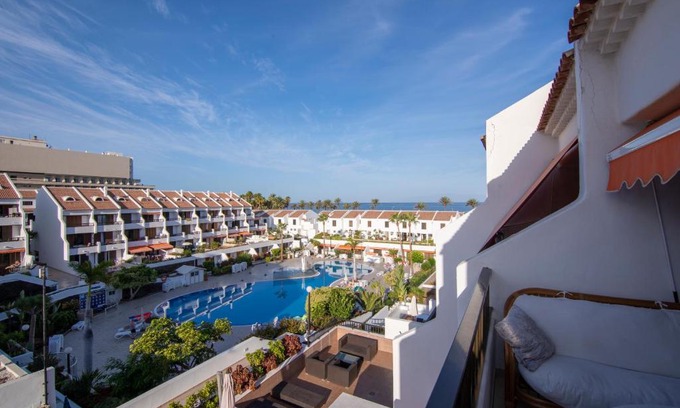 El Madronal Apartment | Parque Santiago I, duplex, sea view, Wi-Fi