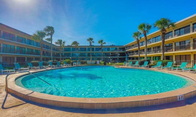 Crescent Beach Condo | Parrot Party - Ocean House 319