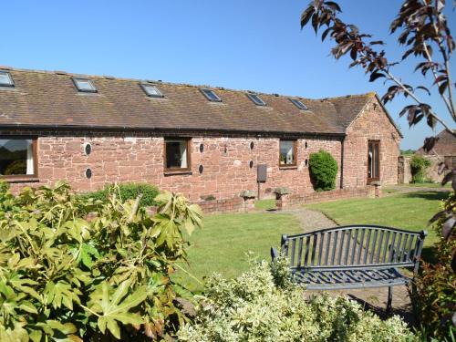 Eaton Mascott House | Parrs Meadow Cottage