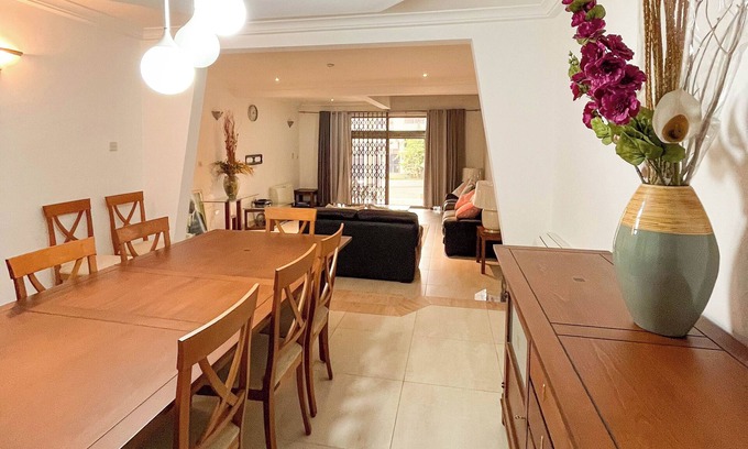Accra House | Parry Suite