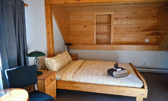 Parson Bed & Breakfast | Parson Lodge #2 - The Osprey Room