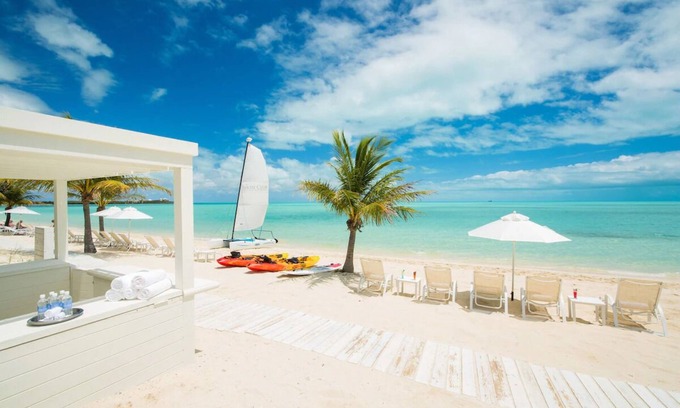 Long Bay Hotel | Partial Ocean View in Junior Suite, Scenic Beachfront, Near Downtown