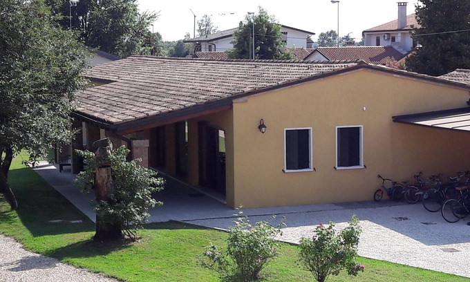 Oriago House | "Particulars of the Brenta" - Rose accommodation - House with garden convenient to Venice