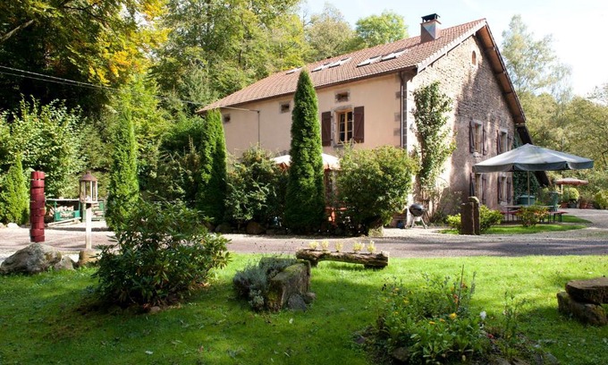 Sainte-Marie-en-Chanois Bed & Breakfast | Pas de Deux