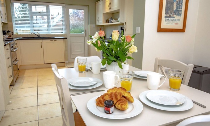 Shrewsbury House | Pass the Keys | 3 bedroom home within walking distance of town