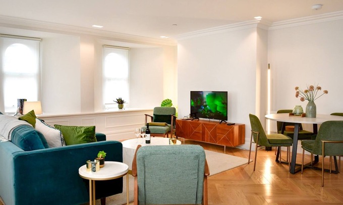Butetown Apartment | Pass the Keys | Beautiful 2 Bed Apartment with Parking in the Bay