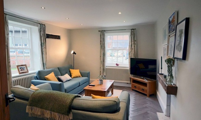 Darley Abbey House | Pass the Keys | Beautiful Listed Historic House