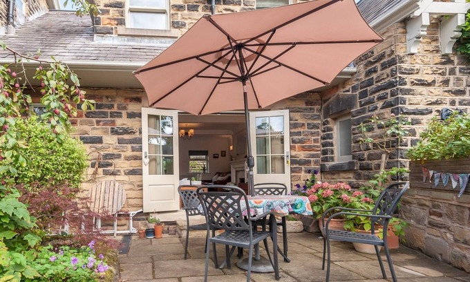 Adel House | Pass the Keys | Breathtaking view Family home Leeds